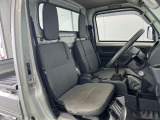 車を運転する際には運転席の存在は欠かせません。しっかりとチェックしたいポイントですね。