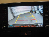 バックモニター付。後退時にはナビの画面が後方視界を映し出してくれますので非常に便利ですよ