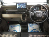 運転にかかわる様々な操作を安全に行えるように視点移動が少なく、操作性に配慮されたスイッチ類が凝縮されたコクピットです。