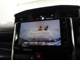 ☆バックモニター付。後退時にはナビの画面が後方視界を映し出してくれますので非常に便利ですよ(^^♪