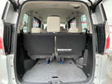 サードシートの後ろにもラゲッジスペースがありますよ!ちょっとした荷物やお買い物も置けますね!