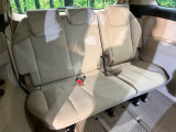 3列目シートはもちろん状態良好☆大人でもゆったりと座って頂けますので、大人数でのお出かけもラクラクです♪ご家族で、気の知れた仲間で、ドライブに行くのが楽しみですね♪