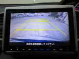 バックカメラの画像です。ガイドラインがスムースな車庫入れをサポートいたします!車庫入れの安心感がアップしますね☆
