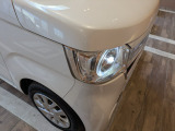 LEDヘッドライトは、点灯の瞬間から最大光量を発揮し、突然暗くなるトンネルなどでの安定感を高めます。