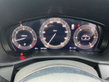 スポーティな3眼メーターとなっております!