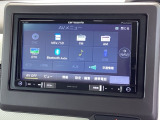ナビ機能だけでなく、フルセグ、Bluetooth、DVDとCD再生などのオーディオ機能がついています!