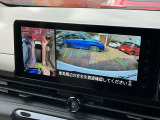 セレナのアラウンドビューモニターは、カメラ4つの画像を組み合わせて車両周囲360度の映像を提供。駐車や狭い道の走行をサポートし、安全性と便利性を大幅に向上。運転のストレスを軽減します。