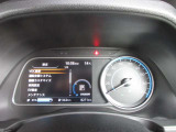 スピードメーターです。とても見やすいですね!