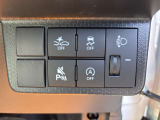 操作のしやすさが分かるスイッチ類。装備有無と配置、文字消えや使用感までチェックできます。