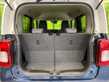 普段のお買い物や通勤、送迎等に十分な荷室スペースを確保しております。セカンドシートを倒すと、大きな荷物の積載も可能です♪
