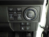 人気の装備両側電動スライドドアが付いています!小さなお子様が見えるご家庭では・・隣の車にドアが当たらないか心配・・そんな悩みも解消されます。スイッチで開閉も出来ます!挟み込みにはご注意下さいませ。