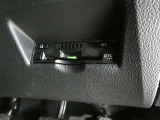 ETC車載器付きです。高速道路の料金所渋滞も解消!落ち着いてスムーズに通過できます。今や必需品の一つとなった装備ですね。