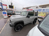 高額パーツ多数付カスタムジムニー入庫お買い得価格で1台限りお早めにリフトUP /TOYOOPカントリーホワイトレター&アルミ/ラテラルロッド強化ショック&スプリング/マフラー/オーバーフェンダー/ナビTVバックカメラ