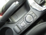 マツダコネクトコマンダーは運転席左側に配置★慣れてくると手元を見ずに操作頂けます★