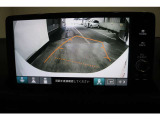 【バックカメラ】後方の映像がモニターで確認できます。駐車が苦手な方にお勧めの補助機能です。