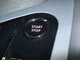 使い勝手の良いプッシュエンジンスターター装備♪鍵をカバンやポケットなどから取り出さずにエンジンを始動出来ます☆鍵を回す必要も探す必要もございません!