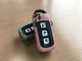 バッグに入れたまま使えて荷物が多い日も安心のスマートキー。