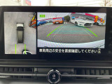 上空から見下ろしているかのように駐車できるアラウンドビューモニター