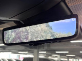 【デジタルインナーミラー】後席の大きな荷物や同乗者で後方が確認しづらい時でも安心!カメラが撮影した車両後方の映像をルームミラー内に表示。クリアな視界で状況の確認が可能です!