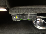 【ETC】有料道路を利用する際に料金所で停止することなく通過できる、ETC車載器(ノンストップ自動料金収受システム機器)が装備されています。セットアップを行うことで利用可能になります。