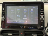 日産純正メモリーナビ。操作も簡単なタッチパネルです。