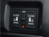 ◆両側電動スライドドア◆狭い駐車場でも乗り降りが楽々♪お子様が隣の車にドアを当ててしまう心配もございません!小さなお子様連れの方もこれで安心。