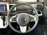 インテリアに合わせたデザインのステアリングは、運転される方のことも考え、運転しやすい形状、大きさです。是非一度、実際に触ってお確かめください。