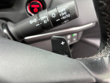 運転席の手元でシフトアップシフトダウンの操作が可能なパドルシフトを装備しています♪
