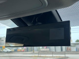 【デジタルインナーミラー】後席の大きな荷物や同乗者で後方が確認しづらい時でも安心!カメラが撮影した車両後方の映像をルームミラー内に表示。クリアな視界で状況の確認が可能です!