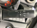 【オートライト】周りの明るさに応じて自動でヘッドライトの点灯・消灯ができる機能です!ライトの付け忘れ・消し忘れなどが無くなり、雨の日や夕方の走行も安心!トンネル通過時も便利ですね♪