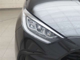 LEDヘッドライトです。デザイン性がよくとても明るいので、夜間の走行や悪天候でも安心です。