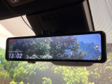 【デジタルインナーミラー】後席の大きな荷物や同乗者で後方が確認しづらい時でも安心!カメラが撮影した車両後方の映像をルームミラー内に表示。クリアな視界で状況の確認が可能です!