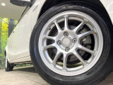 【15インチアルミホイール】外観にマッチしたアルミホイールを装着しております。各種アルミホイールや、スタッドレスタイヤも取扱いしております。是非ご相談ください♪