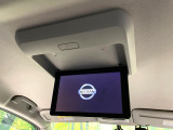 【フリップダウンモニター】大画面モニターで後席でもエンタメをお楽しみいただけます。小さなお子様にも大人気の装備です♪