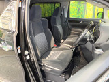 運転席シート廻りは使用感も少なく、良好な状態となっています。前オーナー様が丁寧に使っていたことがよくわかりますね。