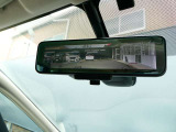後席に荷物をタップリのせても視界を確保してくれちゃうスマート・ルームミラー♪