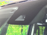 【三菱e-Assist】走行中に前方の車両等を認識し、衝突しそうな時は警報とブレーキで衝突回避と被害軽減をアシスト。より安全にドライブをお楽しみいただけます。