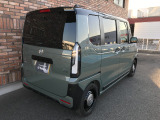 オプションになりますが、ボディーコーティングもご用意しております。新車の輝きに近づき、洗車などのお手入れも楽になりますよ。
