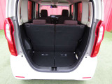 広々、開口部で大きな荷室、お荷物もたくさん載せる事が出来ます。旅行、お仕事にお役に立ちます。