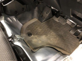 嬉しい純正フロアマット付き♪ 状態も良好です(^^♪