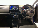 運転席周りのレイアウトをご覧ください。ナビゲーションが綺麗に装着されすっきり収まってますね!