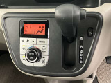 室内外はもちろん、シートを外してニオイの元となるフロアカーペットまで消臭・除菌を実施。中古車を気持ちよくお乗りいただけるクリーニングサービスです。詳細は販売店スタッフまでおたずねください。