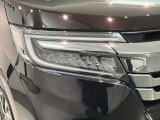 LEDヘッドライトは、点灯の瞬間から最大光量を発揮し、突然暗くなるトンネルなどでの安定感を高めます。