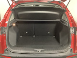 パーセルカバー付き。荷室のプライバシーを守ってくれます。見た目もスッキリ、防犯性も高まります。