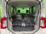 普段のお買い物や通勤、送迎等に十分な荷室スペースを確保しております。セカンドシートを倒すと、大きな荷物の積載も可能です♪