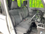 運転席シート廻りは使用感も少なく、良好な状態となっています。丁寧に使われていたことがよくわかりますね。