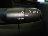 快適装備のオートライト装備しております。暗くなると同時にヘッドライトが自動で点灯しとても便利です☆