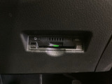 いまや快適なカーライフに欠かせないETCが付いています。