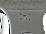 【SRSカーテンエアバッグ】車両側面から強い衝撃を受けたとき、衝撃を受けた側のSRSカーテンエアバッグが瞬時に膨らみ、乗員の主に頭部にかかる衝撃を緩和するシステムです☆