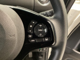 【アダプティブ・クルーズ・コントロール】予め設定した車速内でクルマが自動的に加減速。 前走車との適切な車間距離を維持しながら追従走行し、高速道路でのドライバーの疲労を軽減してくれる嬉しい機能付♪